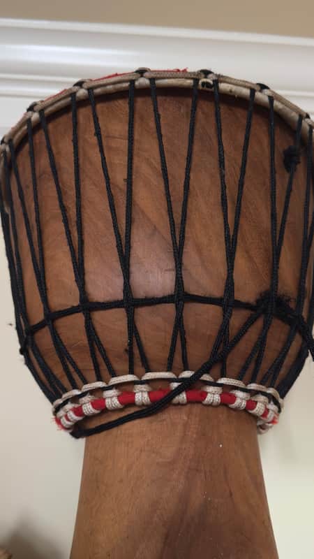 Djembe Medium - wood/skin image 1