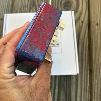Tone Junkie mind squeezer Compressor Fuzz Two In One Tone Bender optical - Blue pink with box image 12