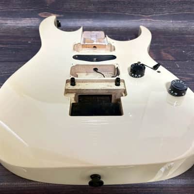 1989 Ibanez RG570 Body White HSH w/Plate Made in Japan image 7