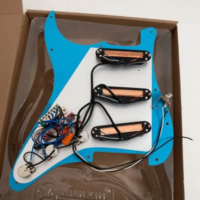 Gold Mirror Strat Style Guitat Loaded Prewired SSS Pickguard Set with Triple Rail Pickups image 5