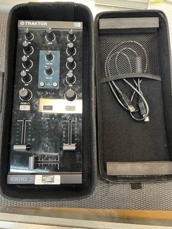 Native Instruments Traktor Kontrol Z1 2010s - Black image 1