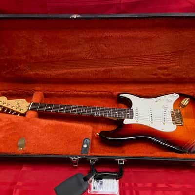 FENDER STATOCASTER 50th ANNIVERSARY LIMITED EDITION S2340 OF 2500 image 2