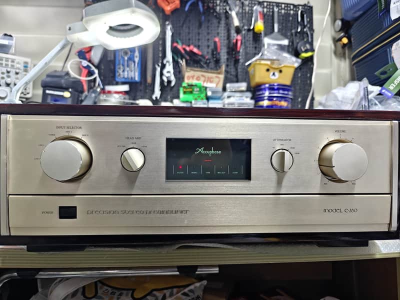 Accuphase C-280 - Gold image 1