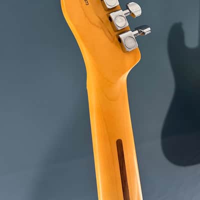 Fender American Professional II Telecaster with Maple Fretboard 2020 - Present - 3-Color Sunburst image 14