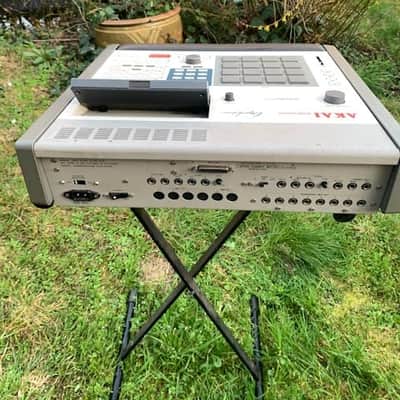 Akai MPC60 Integrated MIDI Sequencer and Drum Sampler 1988 - 1991 - Grey image 8