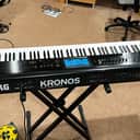 Korg KRONOS 2 88-Key Digital Synthesizer Workstation - Black/Wood