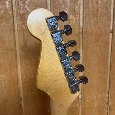 Fender Standard Stratocaster with Maple Fretboard 1998 - 2005 - Midnight Wine image 12