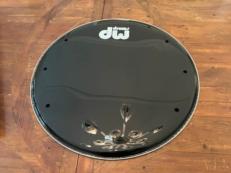 DW Vented Resonant Black Bass Drum Head - 22" (DRDHGB22K)