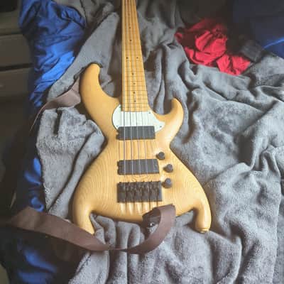 Huet 5 String Fretless Bass EMG Pick-ups 2014 - Natural image 2