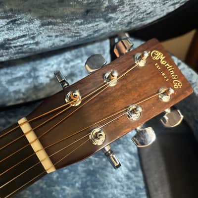 Martin OM-28 Acoustic Guitar w Case image 9