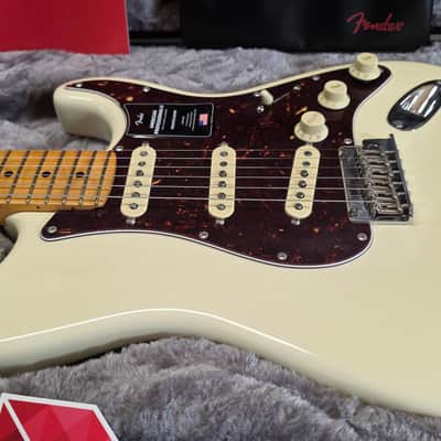 Fender American Professional II Stratocaster 2021 BRAND NEW Olympic White CASE QUEEN TIME CAPSULE UNPLAYED USA Strat Electric Guitar image 2