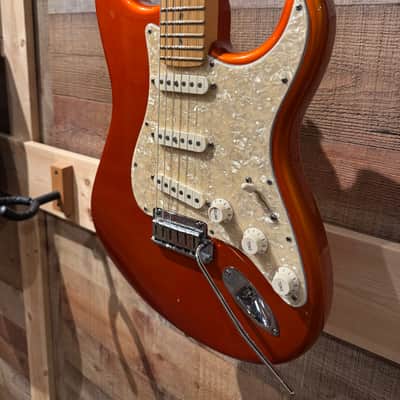 Fender American Deluxe Stratocaster V-Neck with Maple Fretboard 2004 - Candy Tangerine image 7