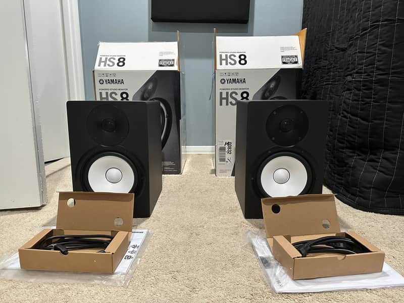 Yamaha HS8 Powered Studio Monitor (Pair) 2015 - Present - Black image 1