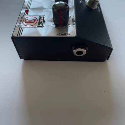 Eden Amplification World Tour I-90 Bass Chorus Guitar Effect Pedal + PSU image 3