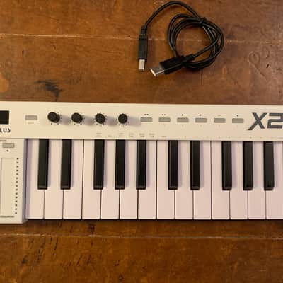 MIDIplus X2 Mini - 25 Key MIDI Controller image 1