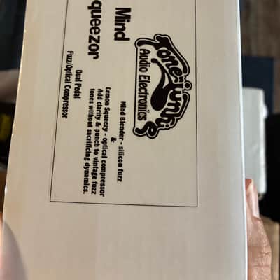 Tone Junkie mind squeezer Compressor Fuzz Two In One Tone Bender optical - Blue pink with box image 15