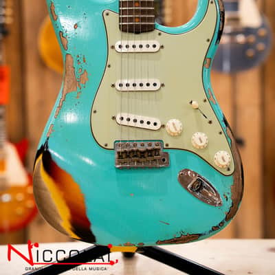 Fender Custom Shop Limited Edition '62 Strat - Heavy Relic - Faded Aged Sea Foam Green Over 3-Color Sunburst image 1
