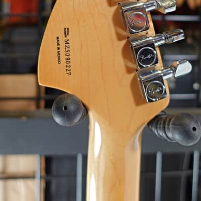 Fender Classic Series '70s Stratocaster with Rosewood Fretboard 2005 - 3-Color Sunburst - READ DESCRIPTION image 7