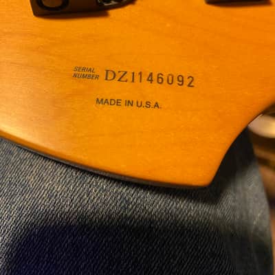Fender American Deluxe Zone Bass 2001 - 2006 - Amber image 5