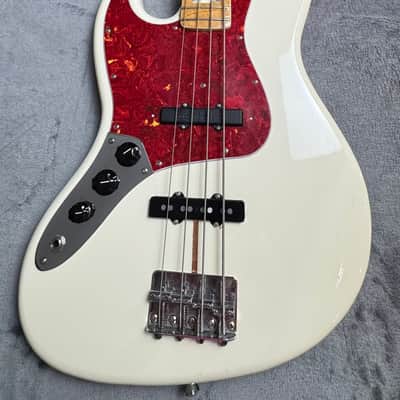 Vintage Fender Jazz Bass Left-Handed USA Circa 1977–1978 – Bartolini Upgrade – Hardshell Case image 4