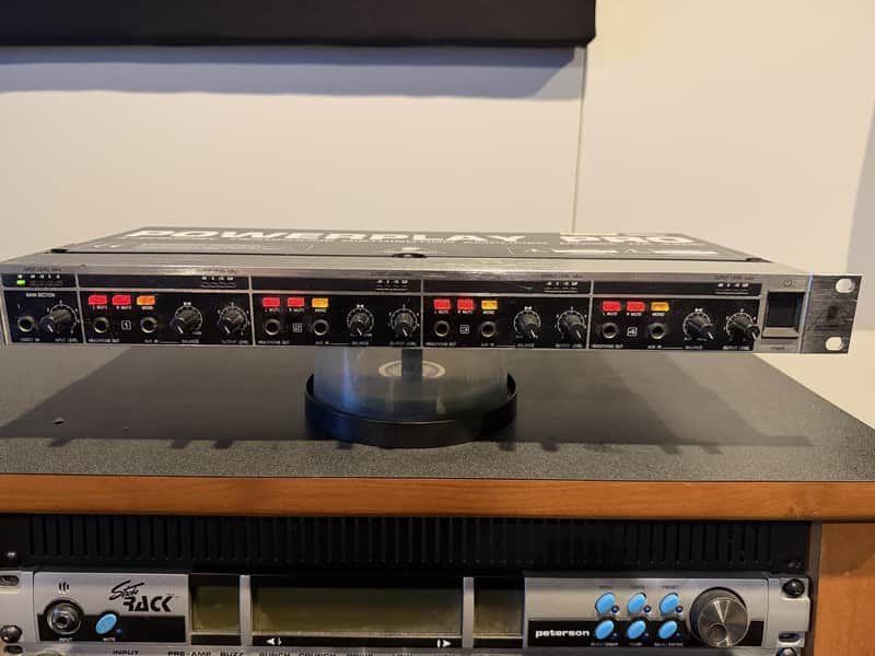 Behringer Powerplay Pro Model HA4400 - 4-Channel Headphone Distribution Amp 2008 Standard image 1