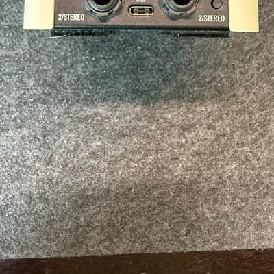 Universal Audio Astra Modulation Machine 2021 - Present - White image 2
