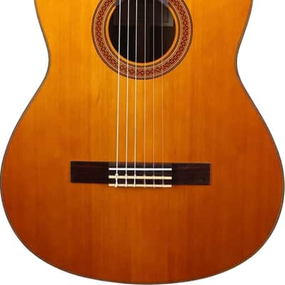 Yamaha CG162C Classical Guitar, Solid Cedar Top, Natural image 2