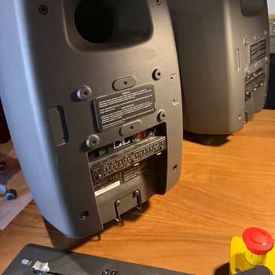 Genelec 8250A 8" Monitor (Pair) image 4