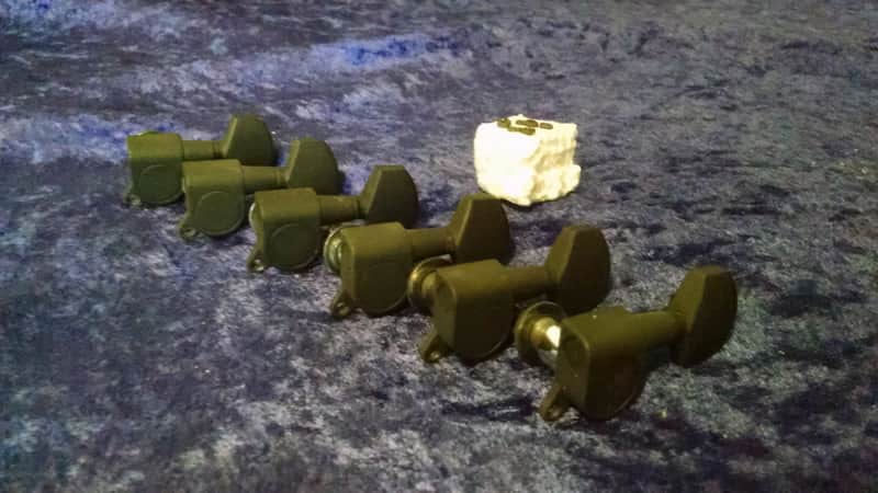 1990s Gotoh Style Flat Black Tuners RH 6 in line image 1