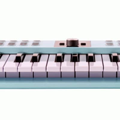 Arturia Keylab Essential Mk3 61 Key Controller - Aquamarine imagen 5