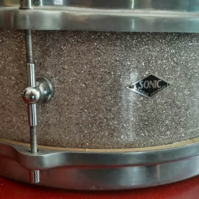 SONIC (Capelle) French Snare drum 1947-1957 - Jazz. . Siver very light green sparkle image 6