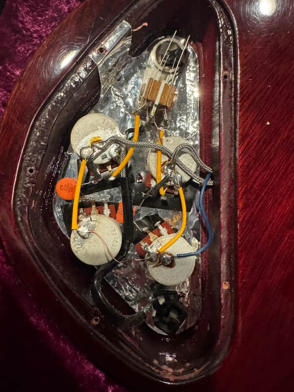 Gibson SG Standard with Bigsby, Ebony Fretboard 1972 - 1985 - Cherry