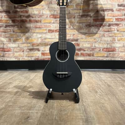 Flight Iris Concert Ukulele - Black image 3