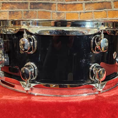 Clevelander II 5.5x14" Student Snare Drum Black w/ Carrying Bag, Stand & Practice Pad image 3