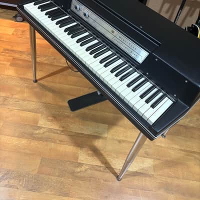 Wurlitzer 200A 64-Key Electric Piano 1974 - 1983 - Black image 5