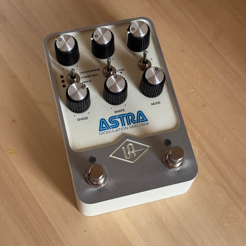 Universal Audio Astra Modulation Machine Pedal image 1