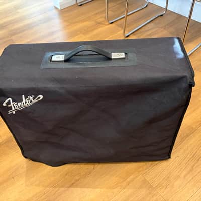 Fender ’68 Custom Vibrolux Reverb 2x10 Valve Combo – Celestion Speakers + Footswitch & Cover Bild 12
