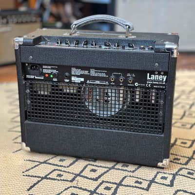 Laney VC15 15-Watt Valve Guitar Combo *Upgraded with 80 Watt 12" Celestion image 2