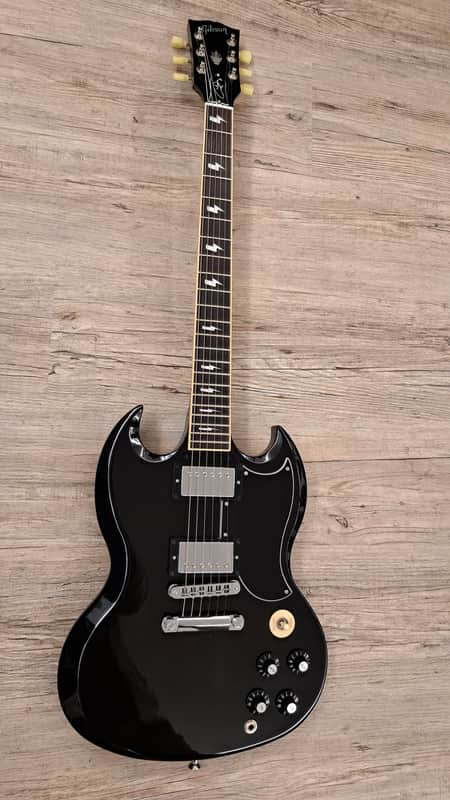 Gibson SG Thunderstruck Angus Young Signature - black