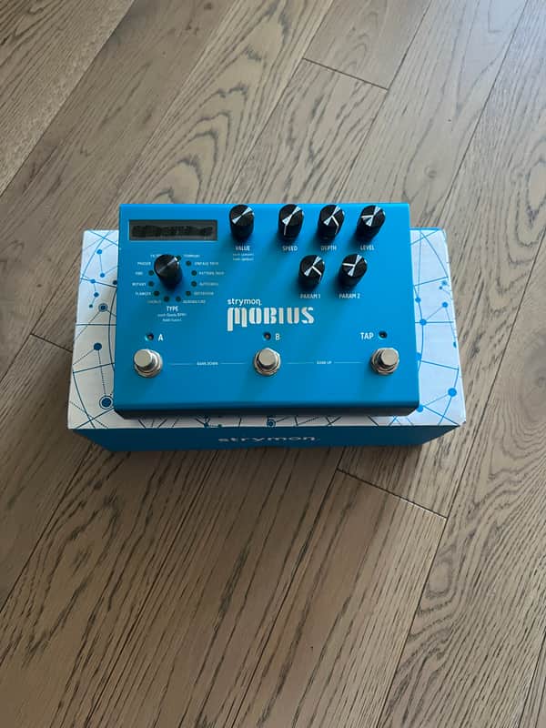 Strymon Mobius 2012 - Present Blue image 1