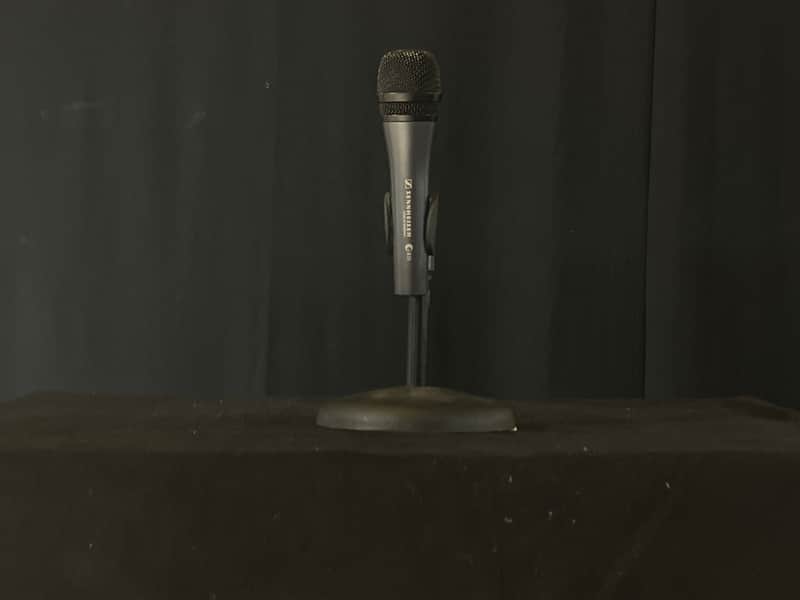 Sennheiser e835 Handheld Cardioid Dynamic Vocal Microphone 1998 - Present - Dark Grey image 1