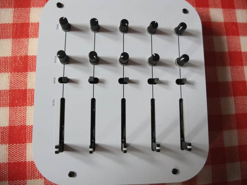 Crows Electromusic OVUM analog sound explorer 2023 White image 1