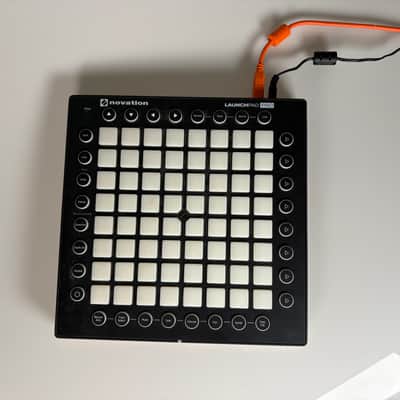 Novation Launchpad Pro MKII Pad Controller 2015 - 2020 - Black image 2