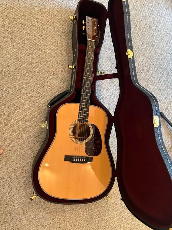Martin D-28 Modern Deluxe