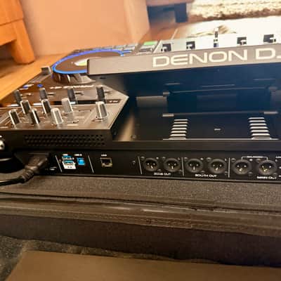 Denon Prime 4+ 4-Deck DJ System 2023 - Present - Black image 16