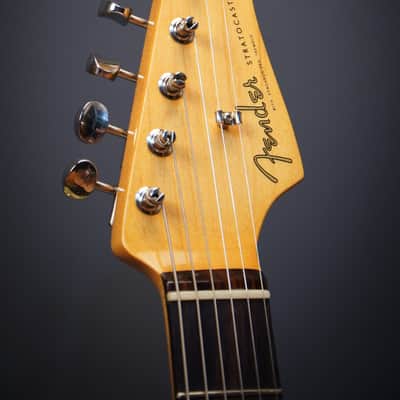 2015 Fender Classic Series 60s Stratocaster 7lbs 5oz 3 Tone Sunburst w/Gig Bag image 4