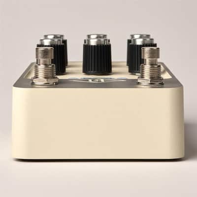 Universal Audio UAFX Astra Modulation Pedal image 3
