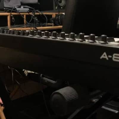 Roland A-800PRO 61-Key MIDI Keyboard Controller 2010 - Present - Black image 4