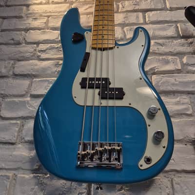 Fender American Professional II Precision bass 5 strings - miami blue image 4