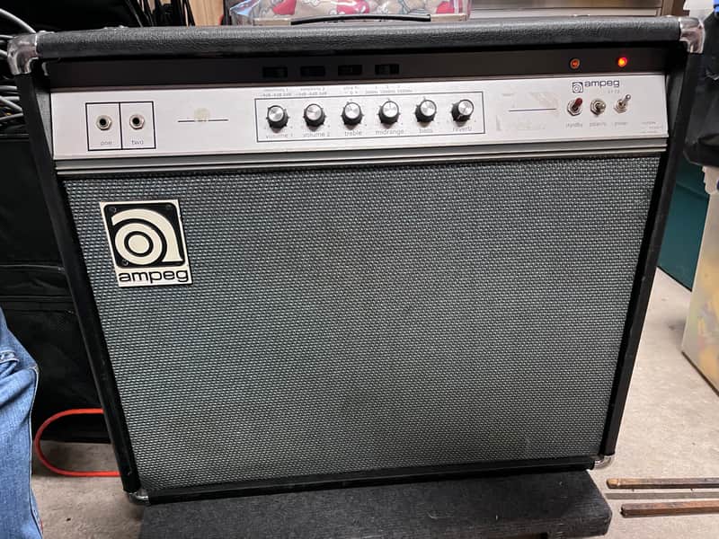 Ampeg VT-22 100-Watt 2x12" Guitar Combo